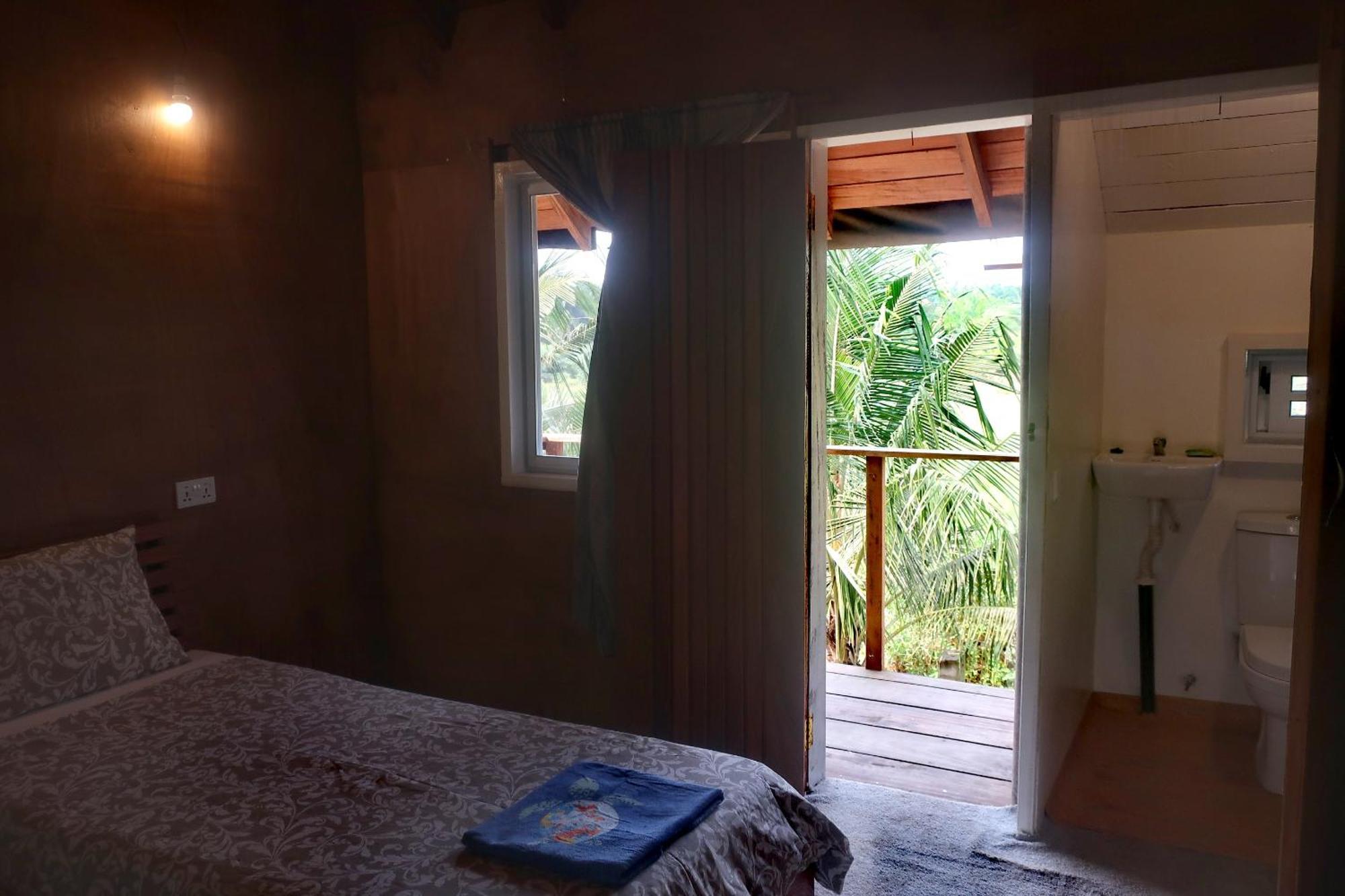 Afro Beach Eco Resort Butre Room photo