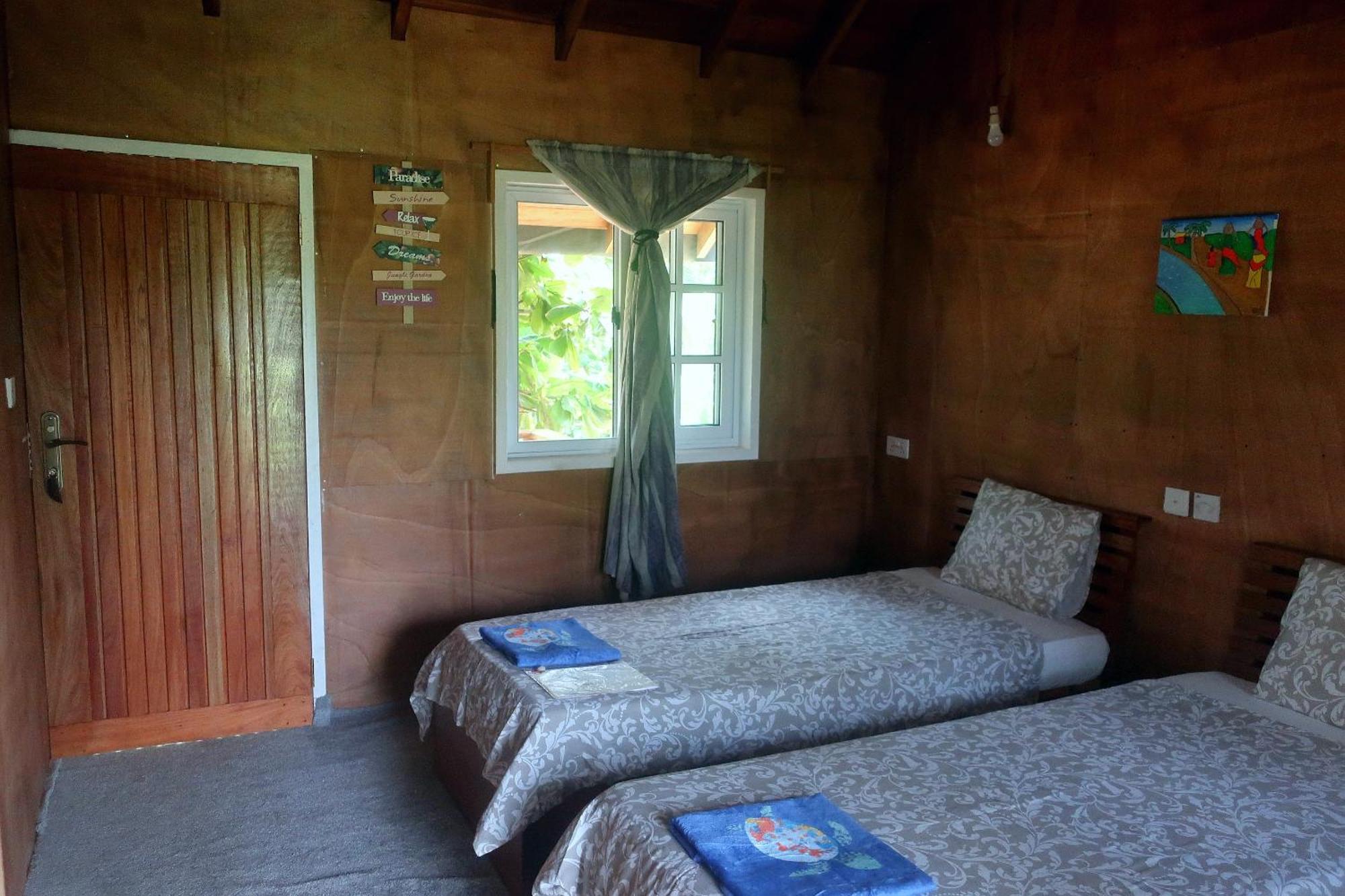 Afro Beach Eco Resort Butre Room photo